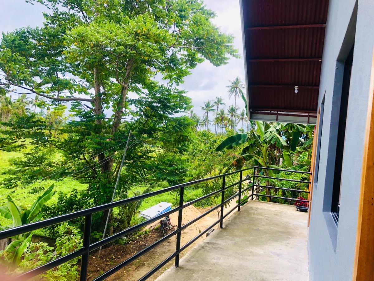 Reddot Guest House 제너럴 루나 외부 사진