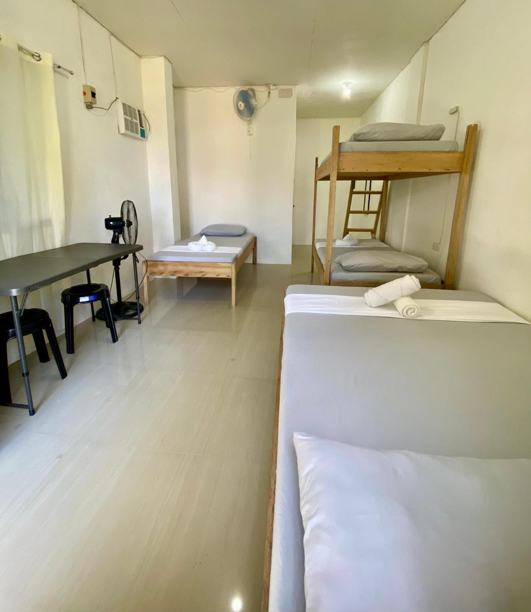 Reddot Guest House 제너럴 루나 외부 사진
