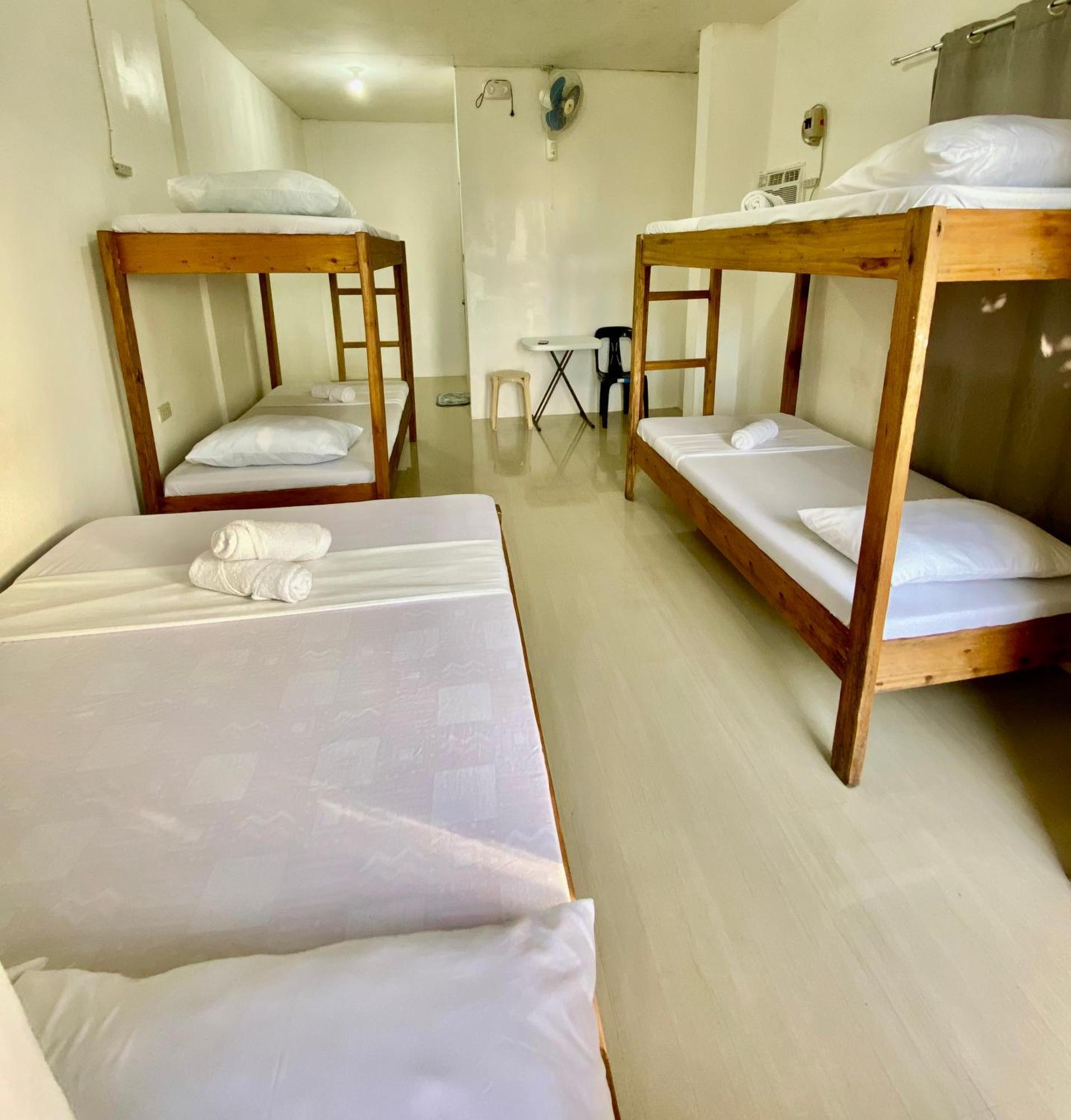 Reddot Guest House 제너럴 루나 외부 사진
