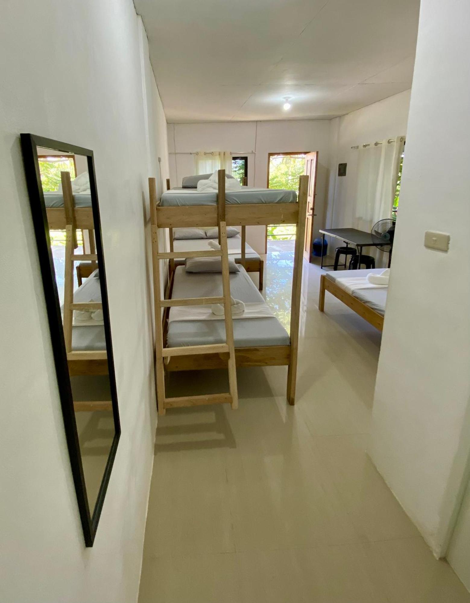 Reddot Guest House 제너럴 루나 외부 사진